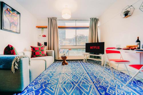 Barbican Apartment | Central Barbican Hideaway Large Studio