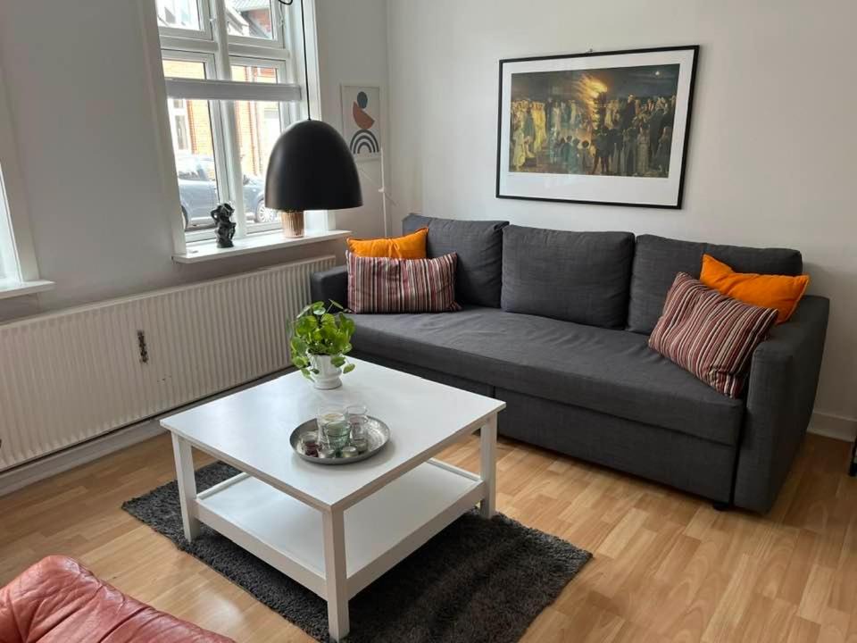 Kolding Apartment | Central beliggenhed lys og hyggelig