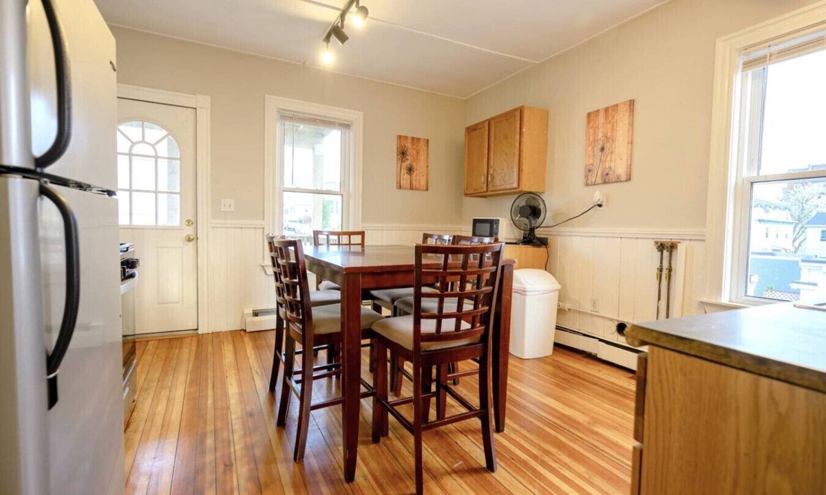 Beverly Apartment | Central Beverly! 5 min to Salem!