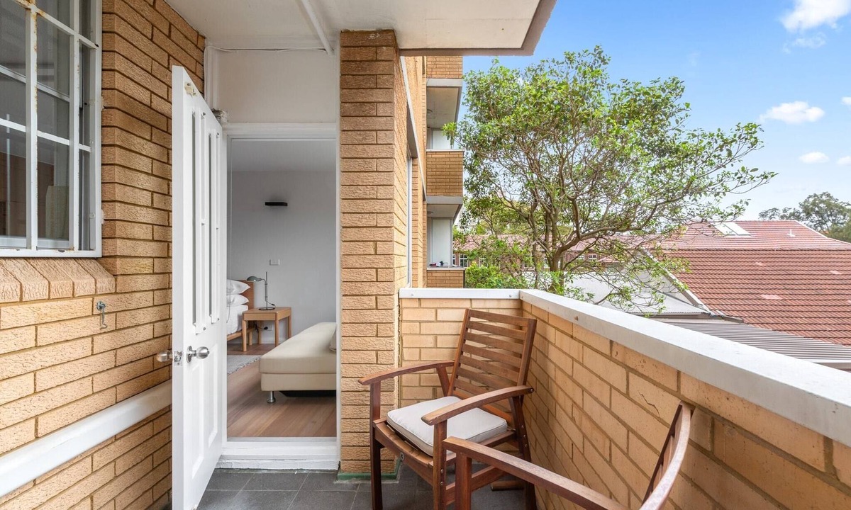 Bondi Apartment | Central Bondi Studio with Rooftop Pool Access