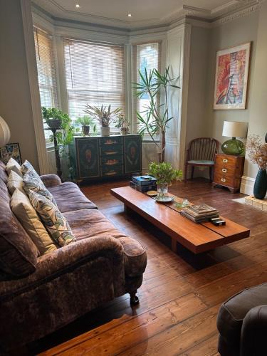 Shepherd's Bush Villa | Central Boutique Townhouse