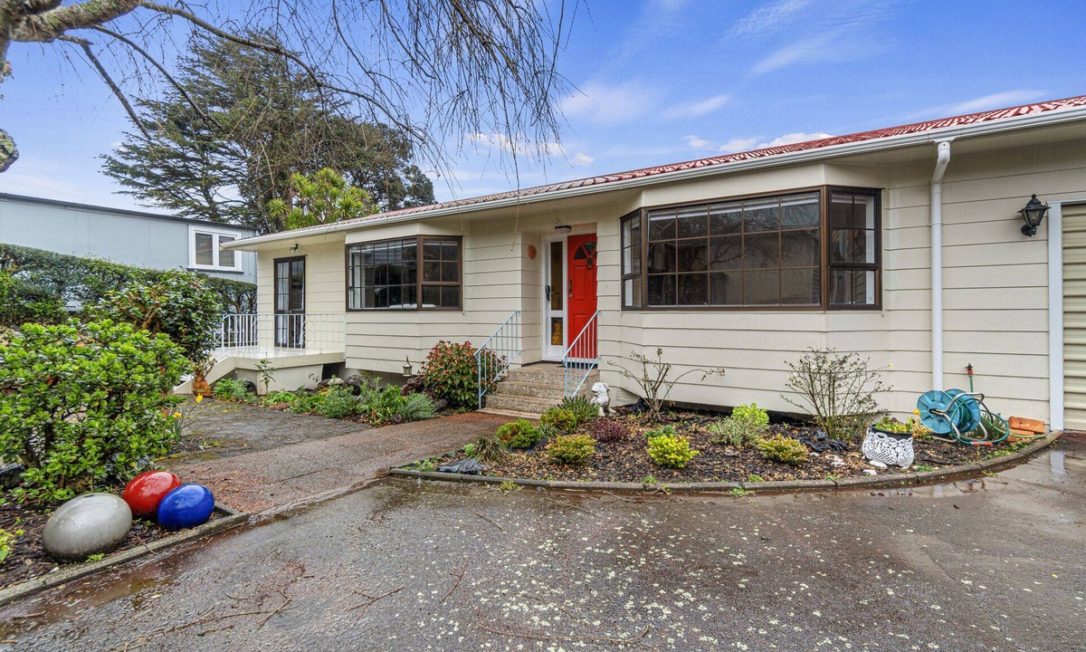 Mount Eden House | Central Comforts - Mount Eden Holiday Home