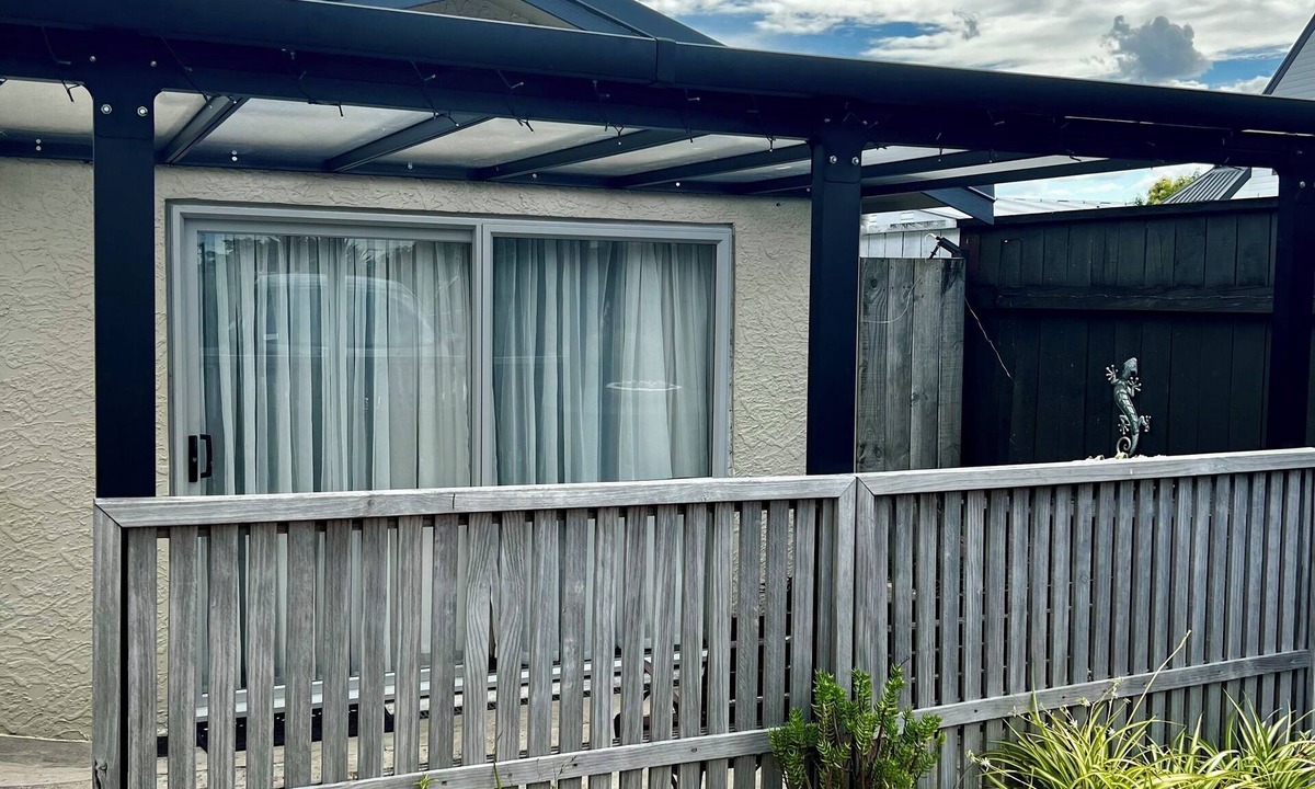 Greerton Apartment | Central Cozy Self-contained Space