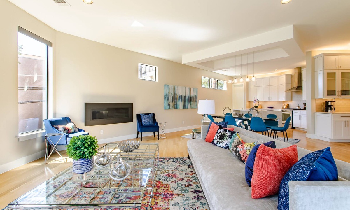 Oak Lawn House | Central Dallas-4 Bed Luxury Home