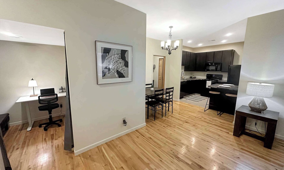 Historic Downtown La Crosse Apartment | Central Downtown La Crosse, Wisconsin with flex space