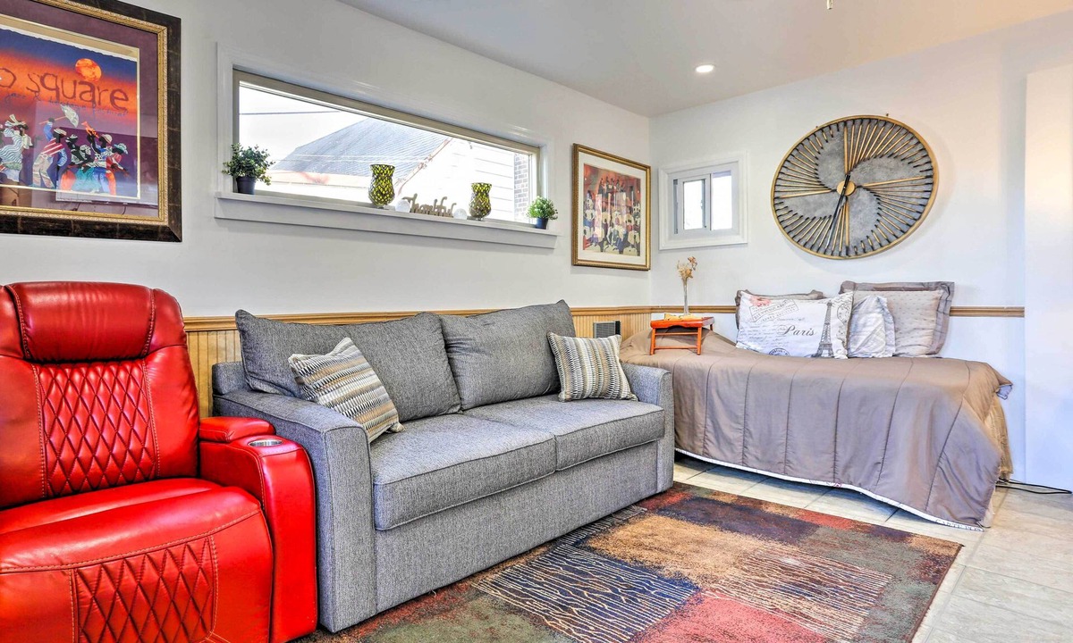 Elmont House | Central Elmont Studio w/Great Outdoor Space!