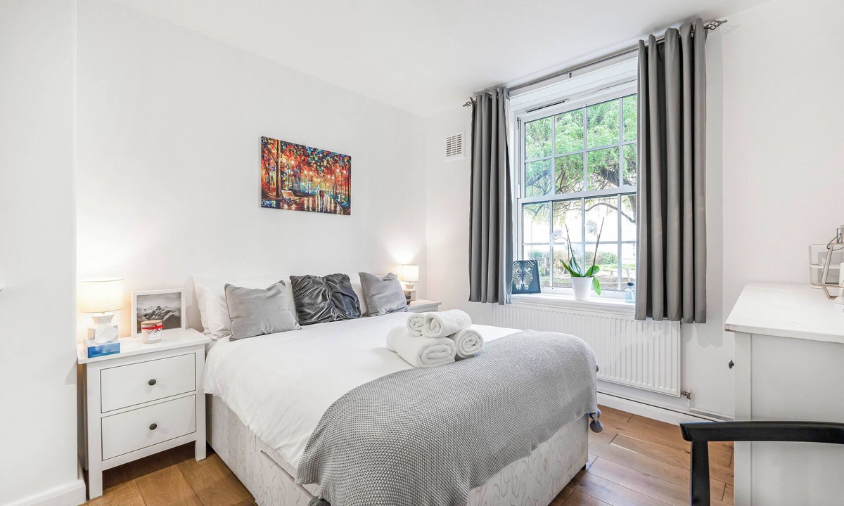 Waterloo Apartment | Central Gem in Waterloo, London