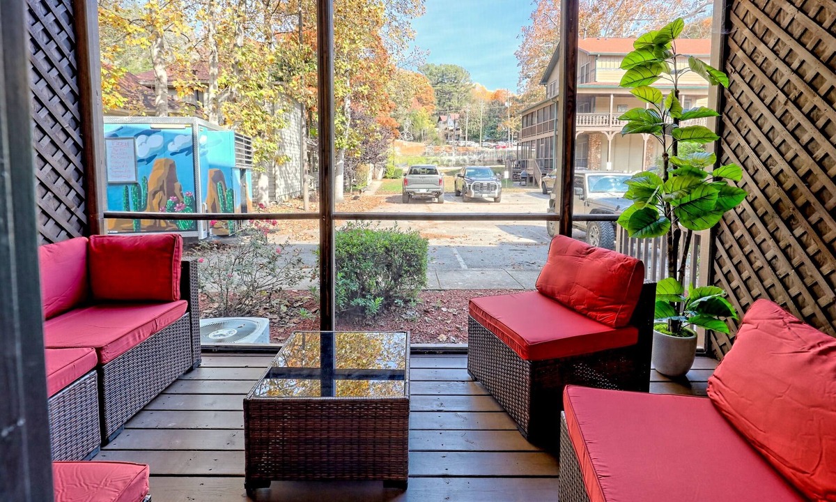 Helen Condo | Central Helen – 1st Floor | Walk Everywhere!