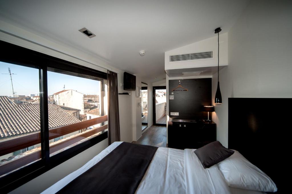 Nimes City Centre Hotel | Central Hotel