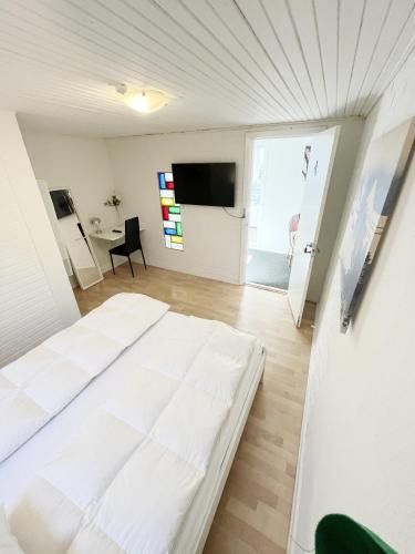 Aalborg Municipality House | Central Large Double Room with free parking
