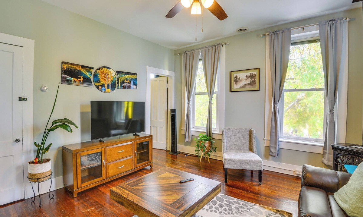 Town of Hounsfield Apartment | Central Location! Winter Retreat in Sackets Harbor