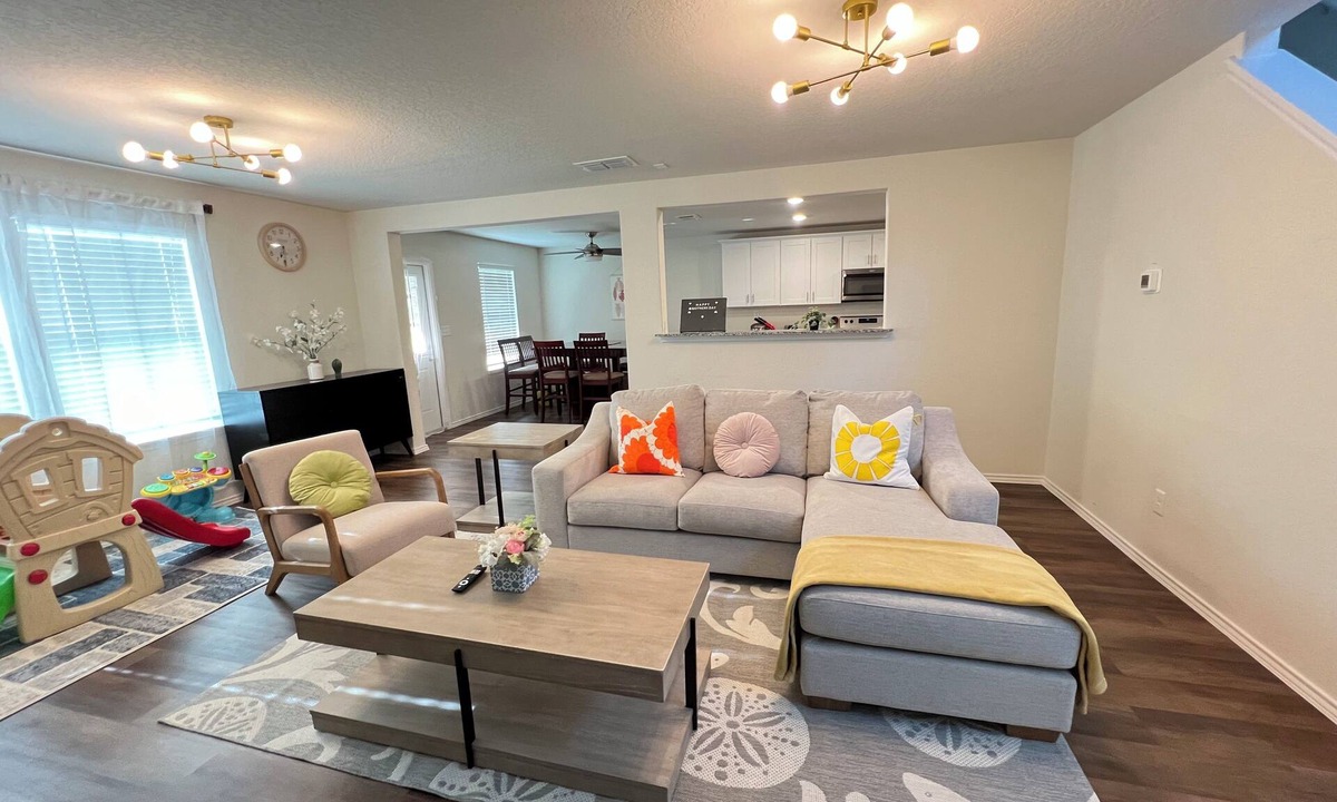 Wetmore House | Central Location Near BAMC JBSA-Fort Sam Randolph Riverwalk