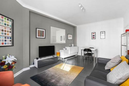 Westminster Apartment | Central location, perfect for attractions & West End