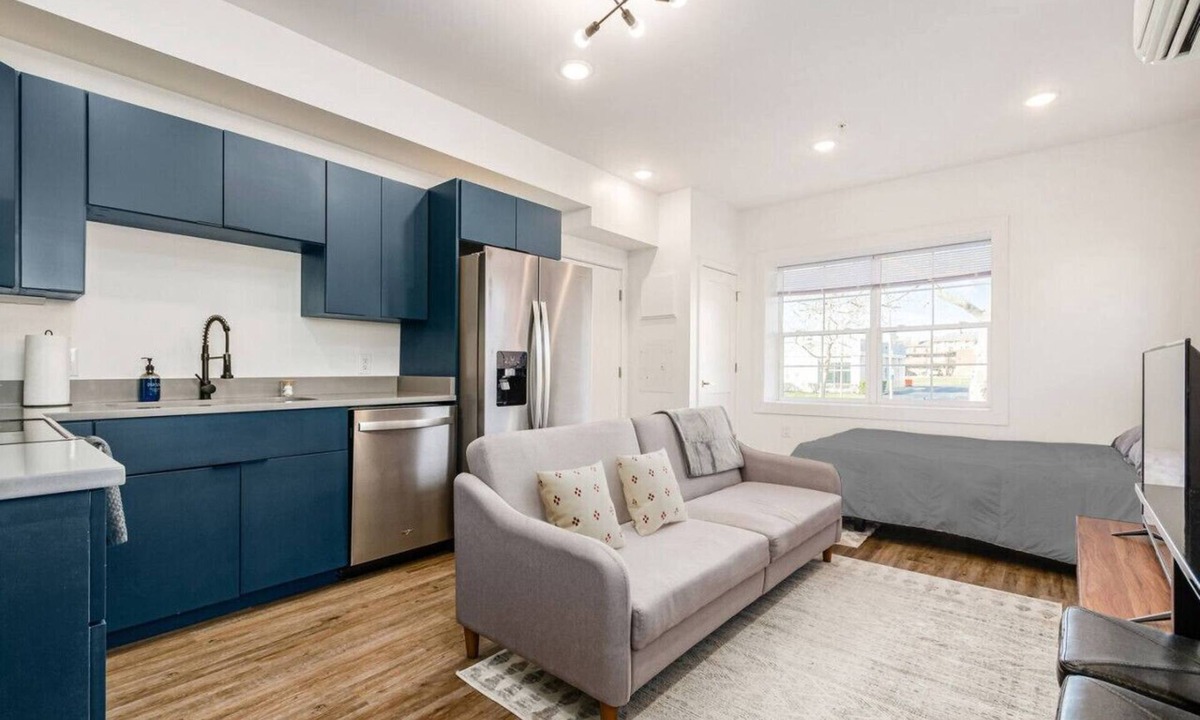 Downtown Columbus Apartment | Central Loft with Pool Table! Pet-friendly Haven!