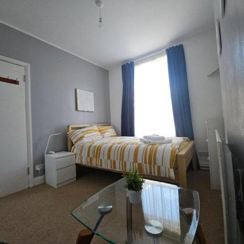 Walworth House | Central London Stay for 3