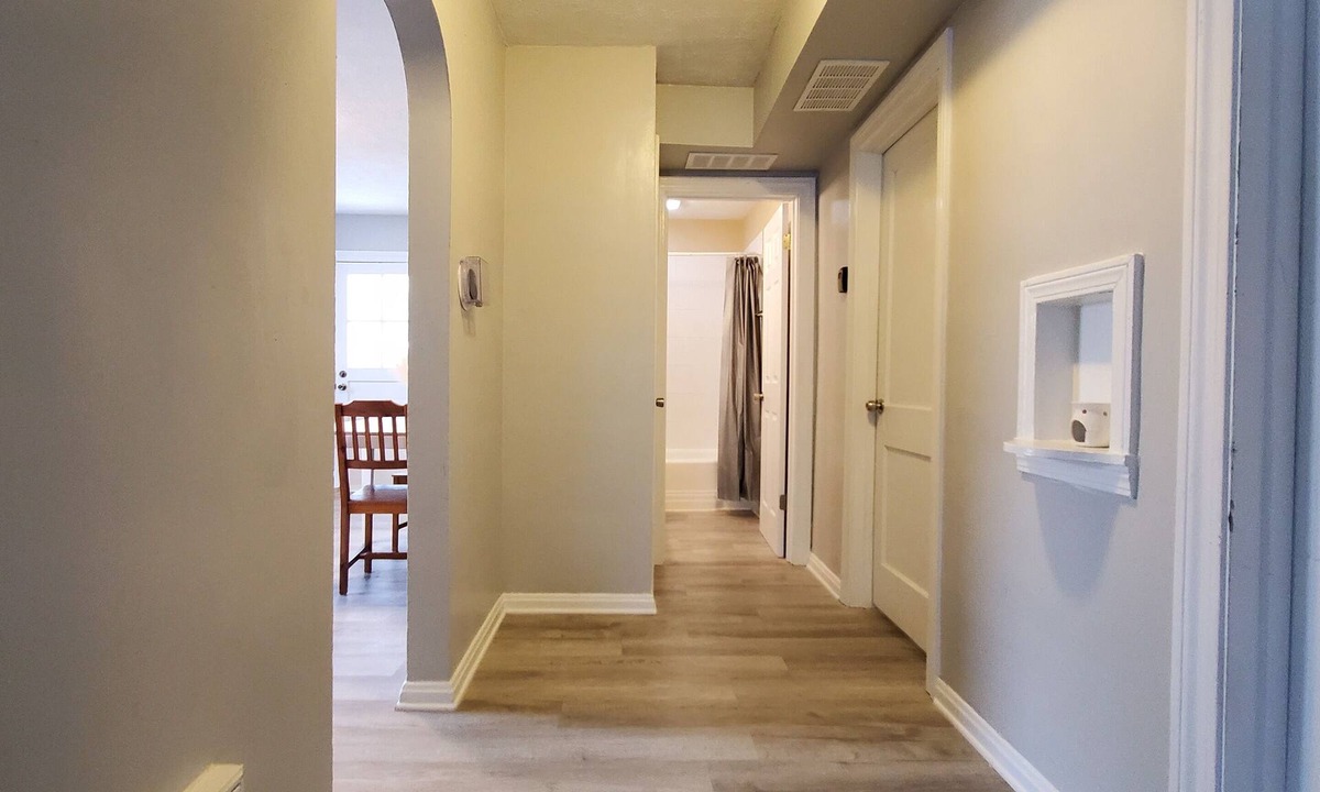 Southside House | Central Louisville Gem – King Size Bed