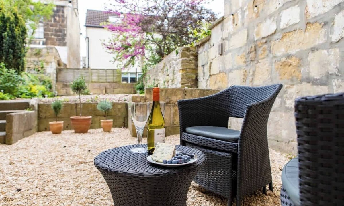 Bath Apartment | Central maisonette with garden