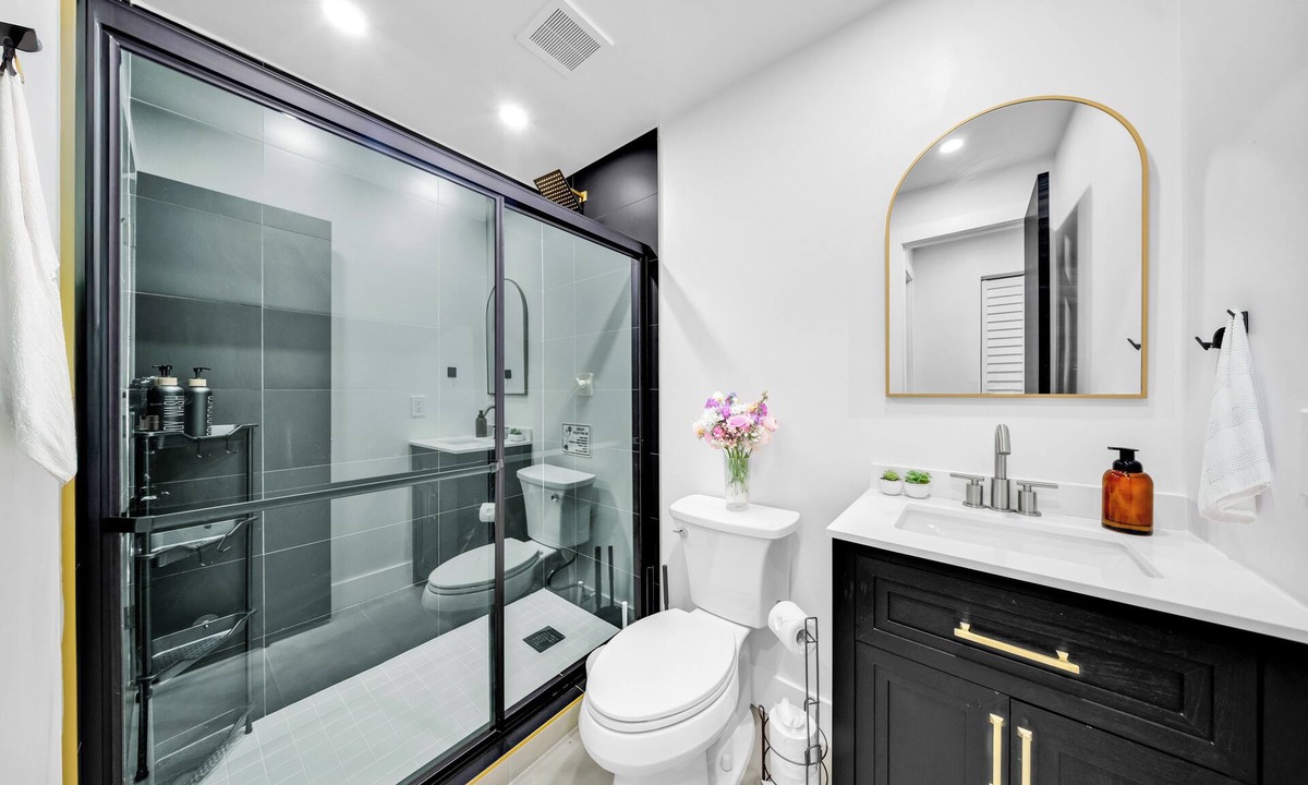 Ludlam House | Central Miami Family Entertainment Home