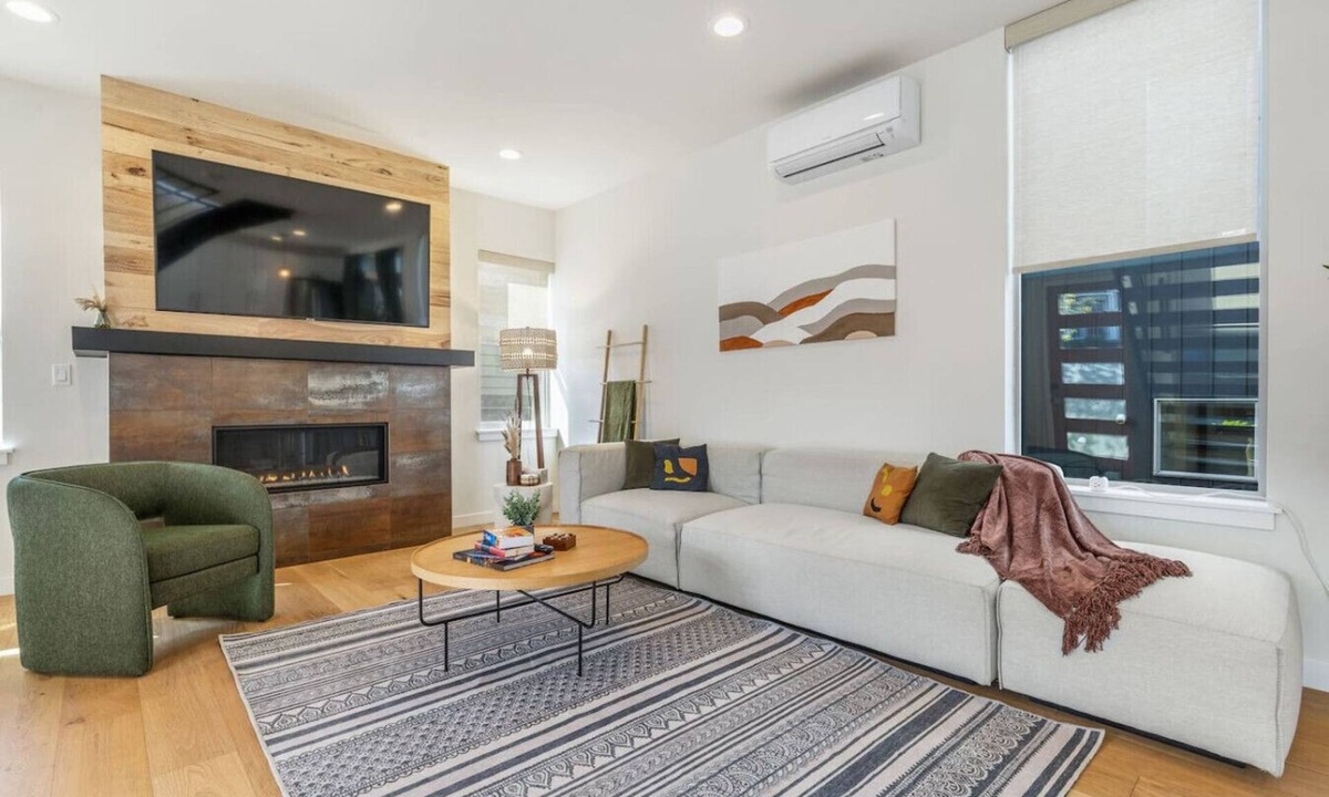 North Beacon Hill Villa | Central Oasis: Roof Terrace