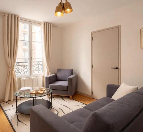Plaisance Apartment | Central Paris Deluxe flat for 5 near Montparnasse