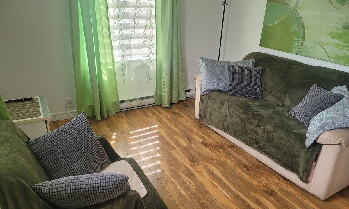 Edmundston Apartment | Central place, next to highway, smart tv+netflix+prime+wifi