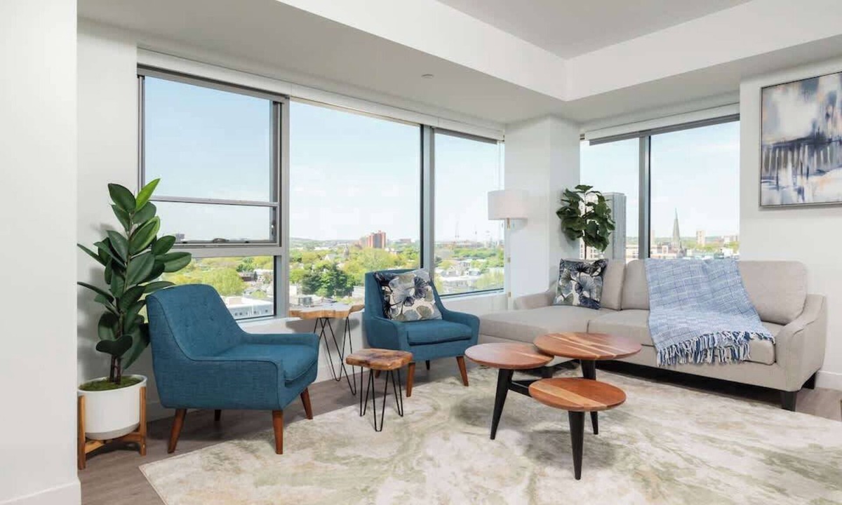 Central Square Apartment | Central Serene Condo King Bed by MIT Harvard GYM
