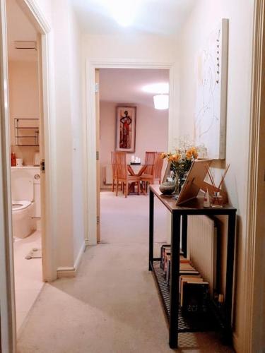 Whittington Apartment | Central spacious and secure with a double bed