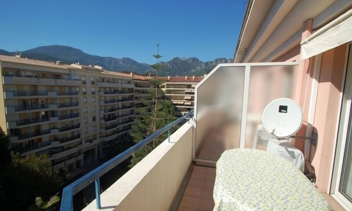 Menton Apartment | Central studio with terrace, air conditioning and parking
