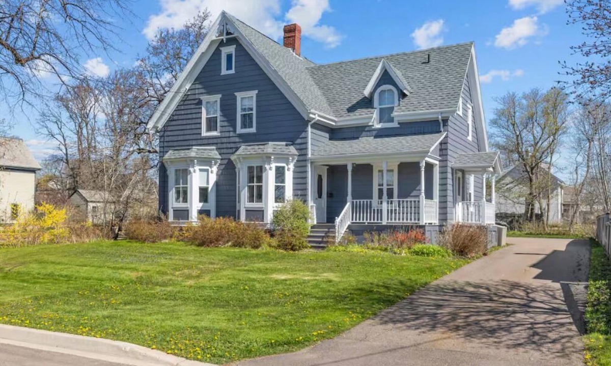 Summerside House | Central Summerside Getaway