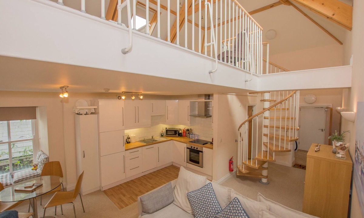 Tenby Apartment | Central Tenby - Spacious Modern Holiday Home