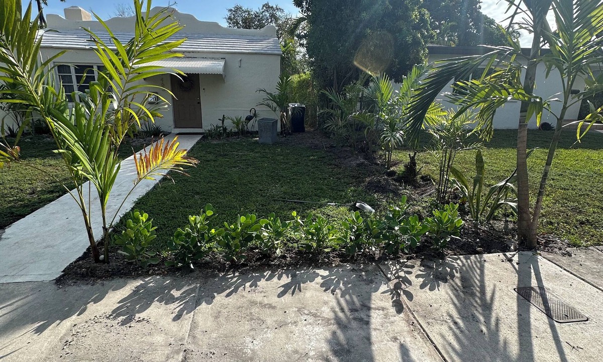 Miami Springs House | Central. Traveler’s zen den. Shared House