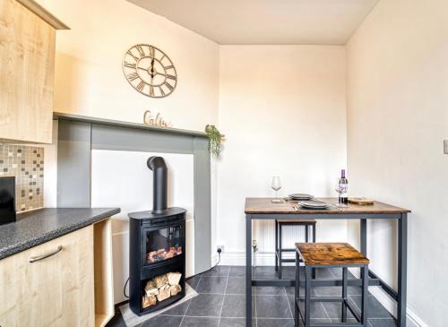 Pontrilas Apartment | Central Tything Worcester Apartment - Free Parking