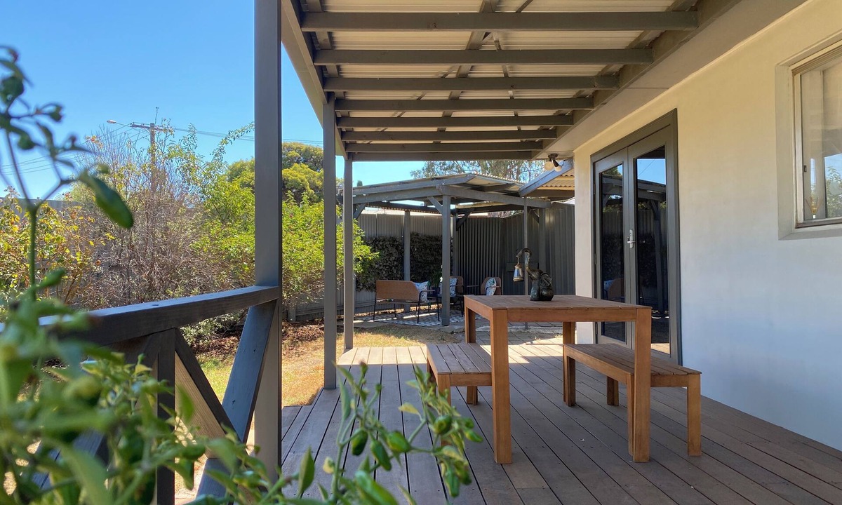 California Gully House | Central Updated 3-Bed Bendigo Family Home Sleeps 6
