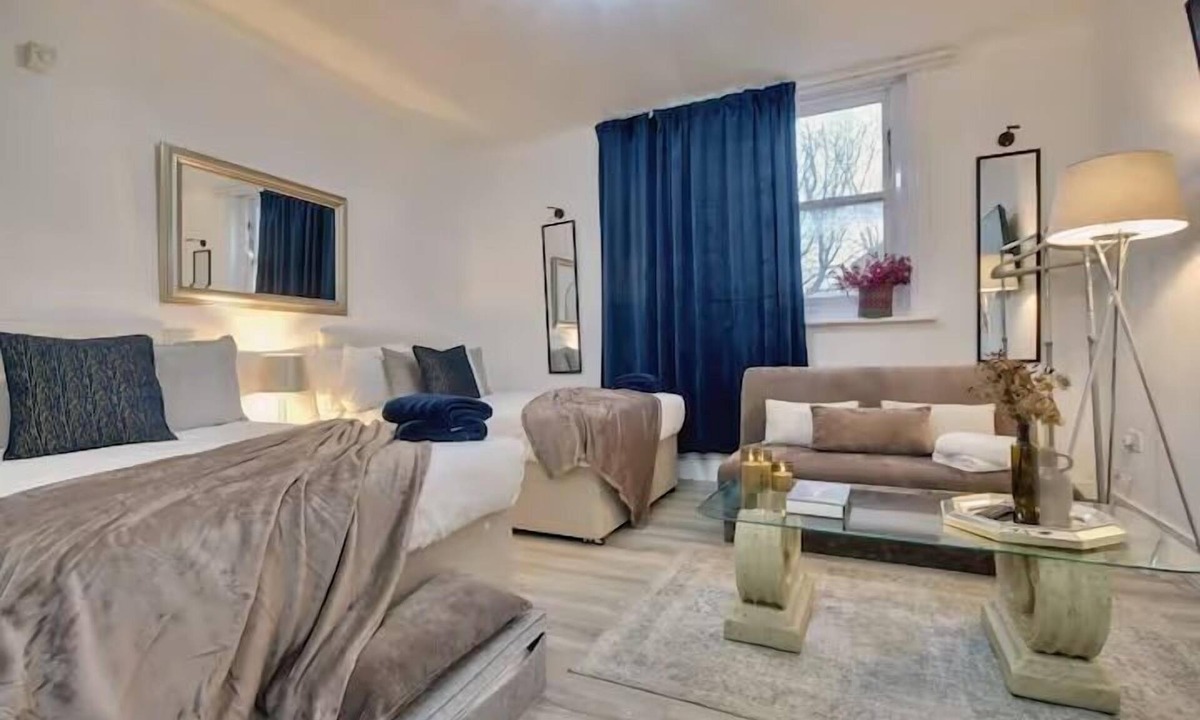 Portsmouth Apartment | Central Versatile Studio