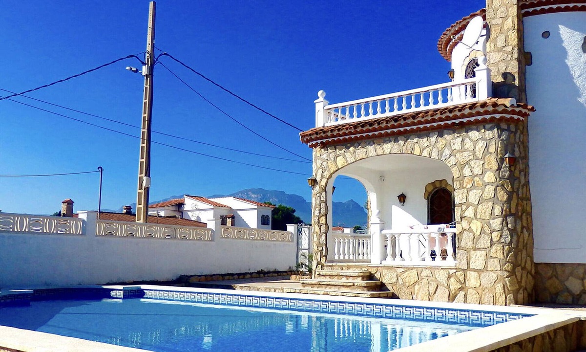 Miami Platja Cottage | Central Villa with Private Pool, Close to Beach
