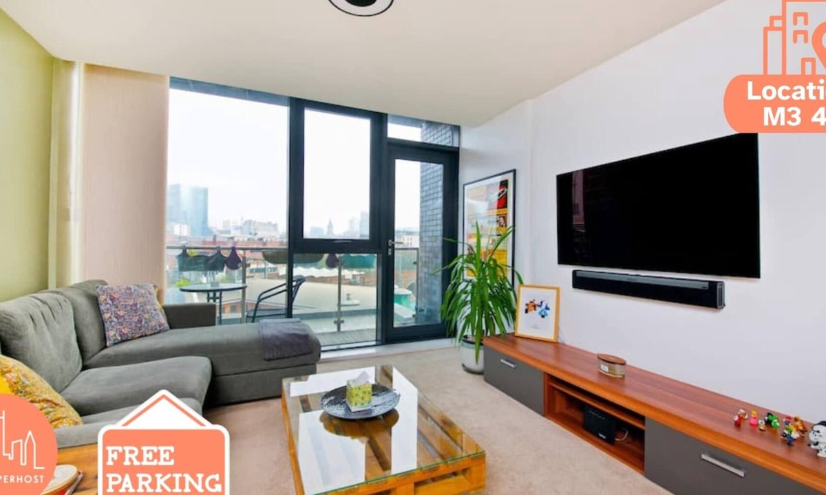 Castlefield Apartment | Central Water-Side Flat by City SuperHost