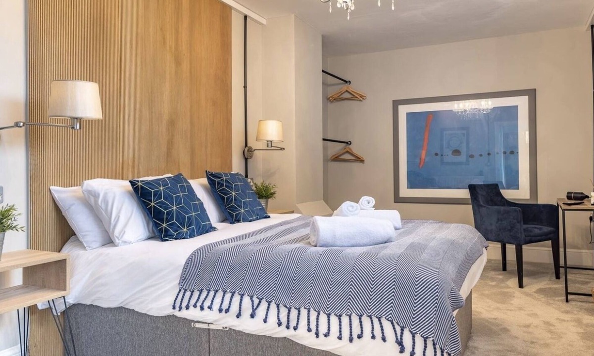 Ellesmere Apartment | CentralEllesmere - Sleeps4 - Parking - PetFriendly