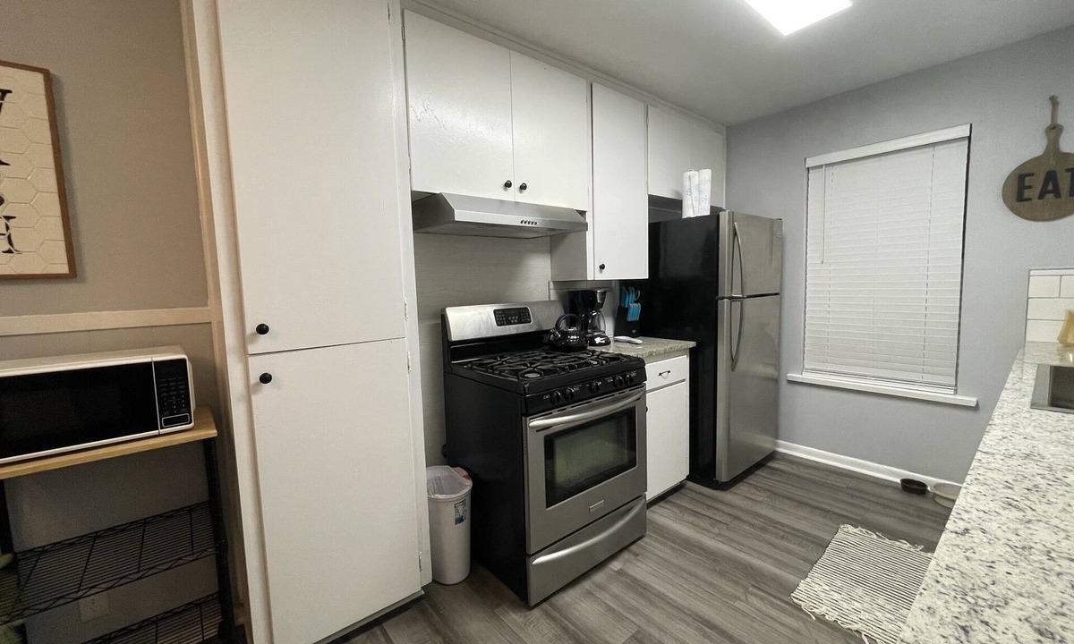 South Side House | Centrally Located 3/2 with large, private back yard