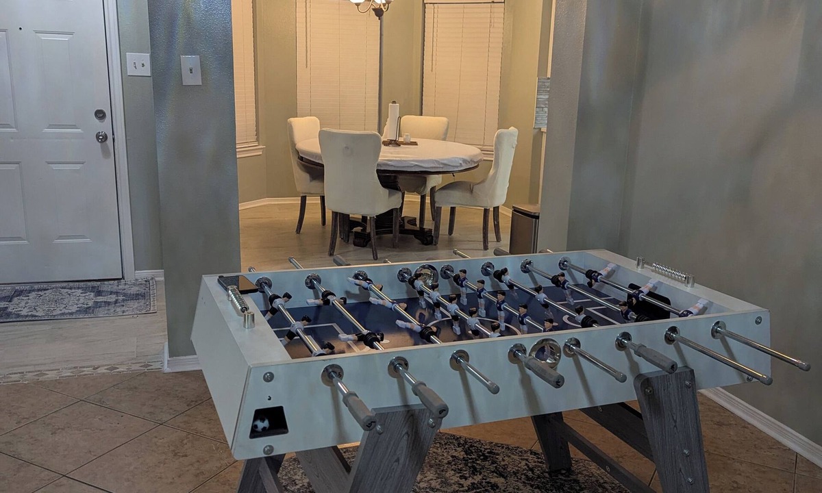 Highlands House | Centrally located 3-bedroom 2bath house in charming Baytown. Enjoy your stay