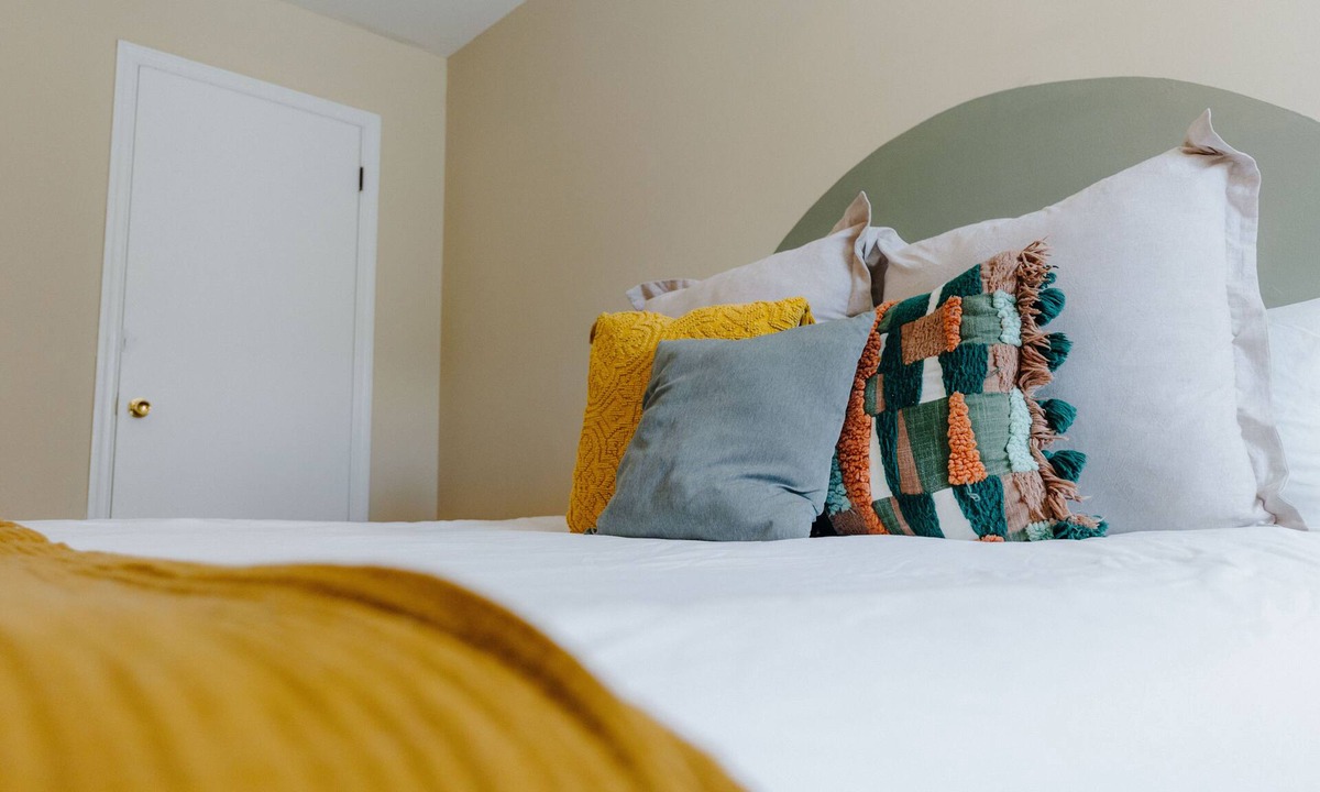 Midtown Condo | Centrally Located 3BR Overton Square Free Parking Yes Pets