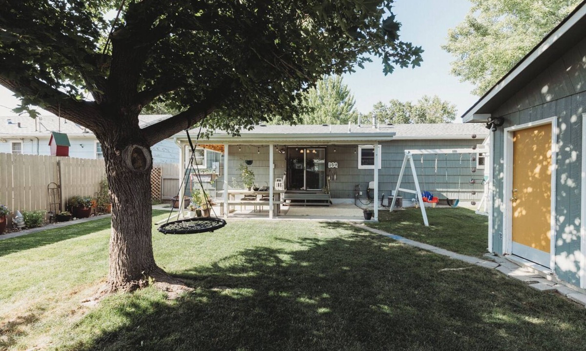 Central - Terry House | Centrally located 4Bedroom, 5 BEDs & 2Bath; Beautiful backyard