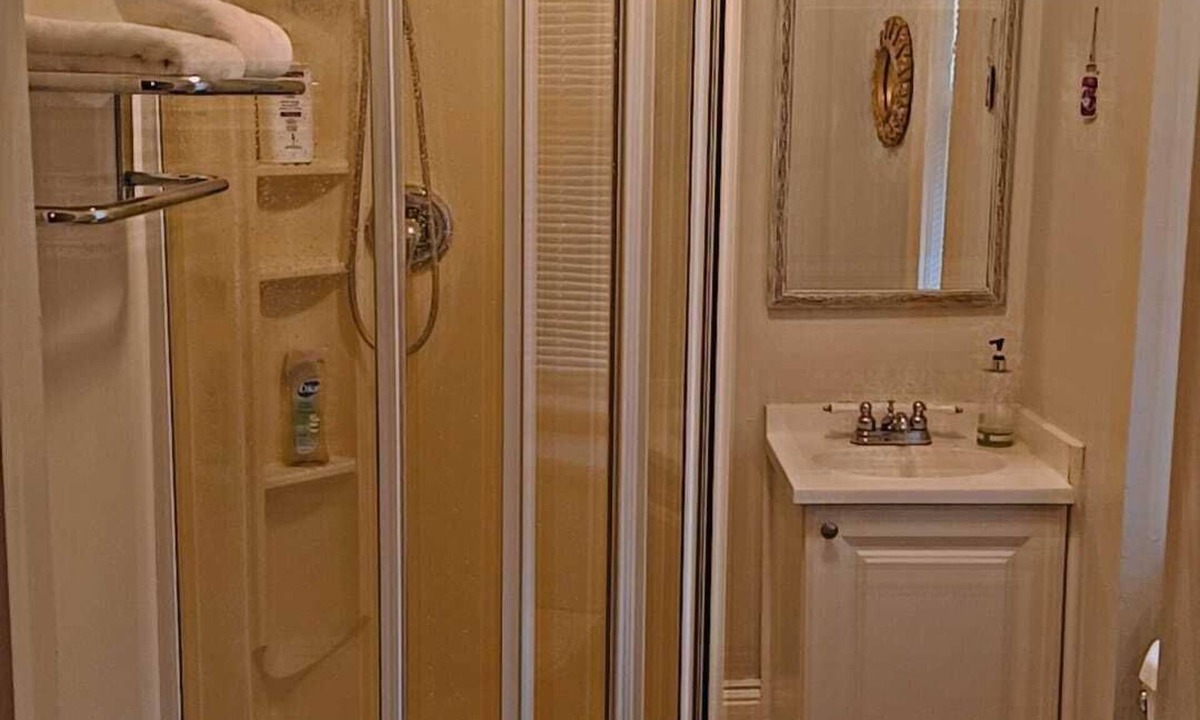 Moncton House | Centrally located