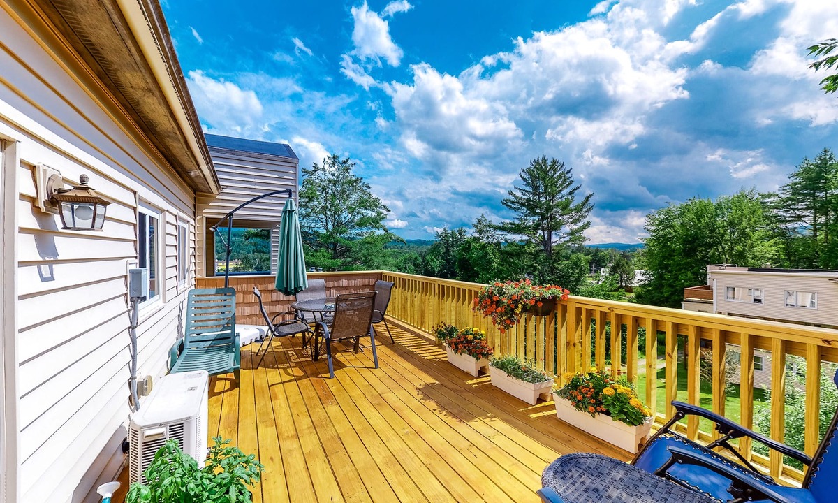 Stowe Area Condo | Centrally located condo w/2 decks & shared pool/hot tub - walk to everything