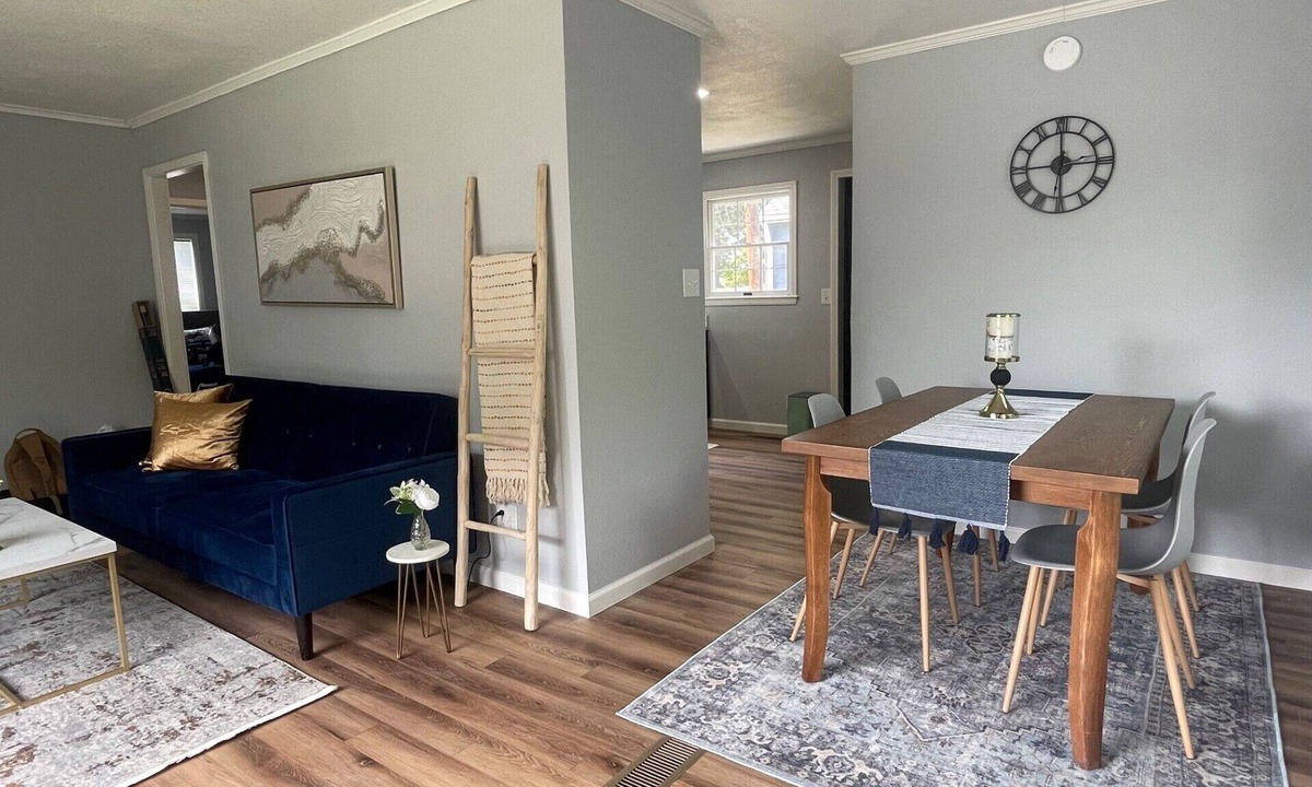 Tulsa House | Centrally located-EXPO Center/Pearl District/Downtown Bungalow-Chic & Cozy