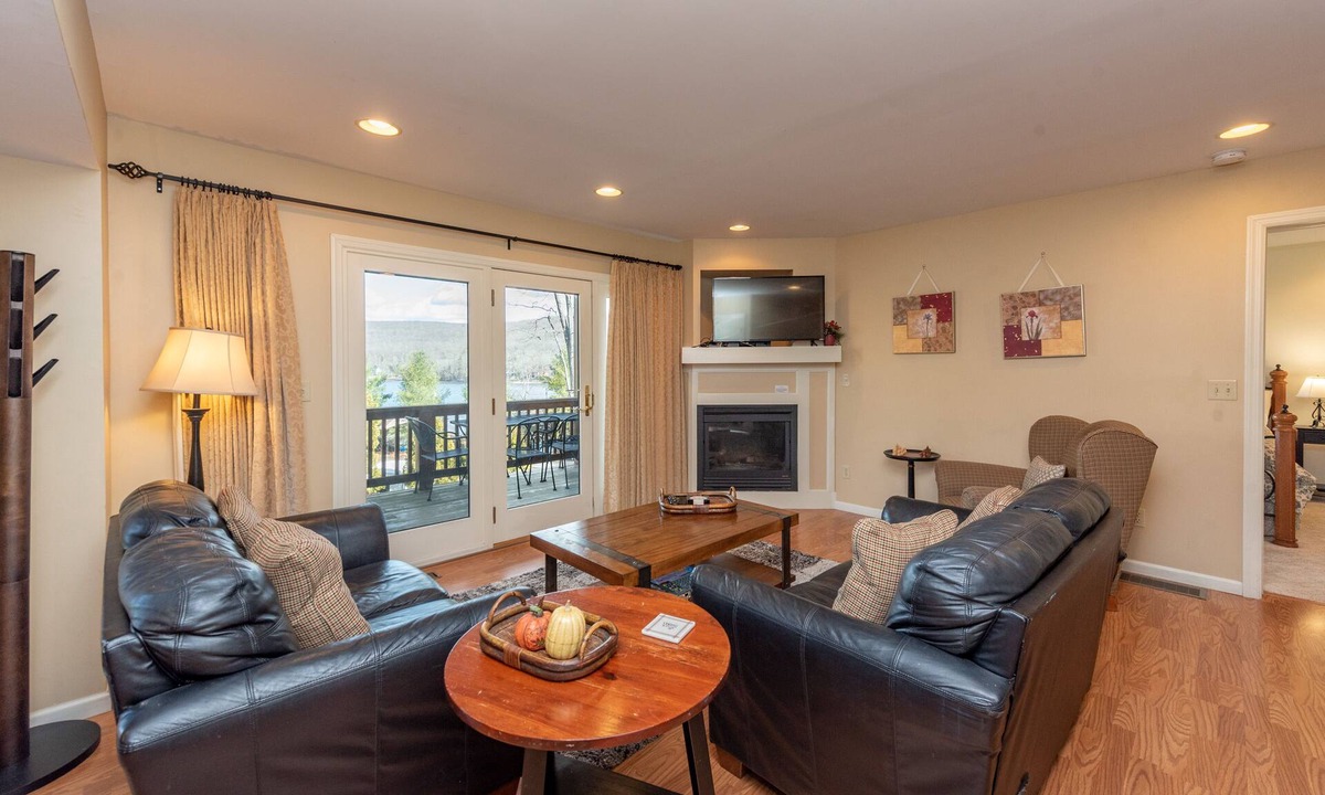 Thayerville House | Centrally Located Gem w/4 Master Suites & Hot Tub