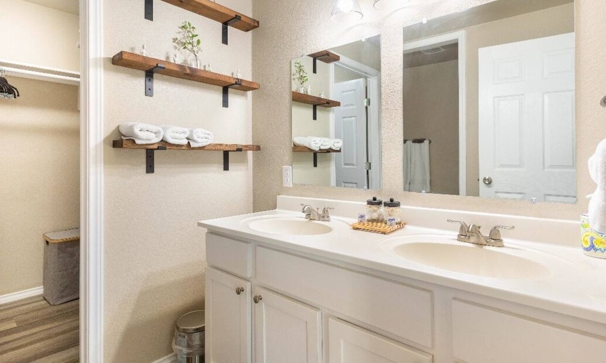 North San Antonio - SAT Apartment | Centrally Located Happy Haven