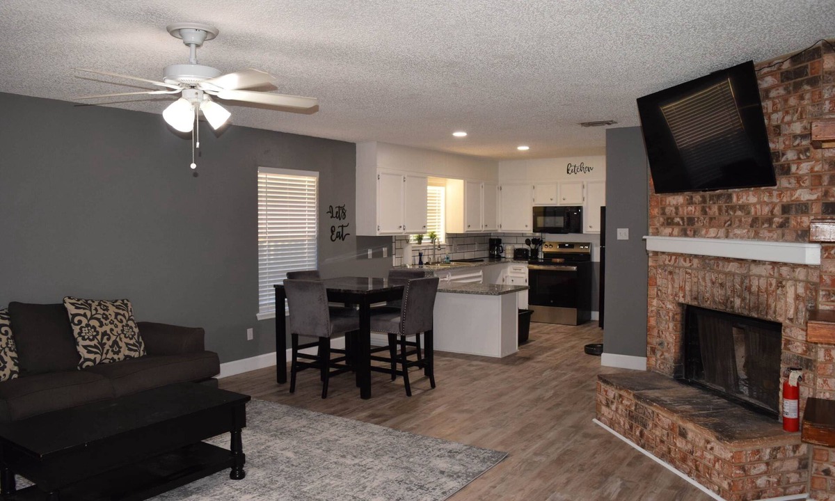 South Overton House | Centrally located home away from home w/quick access to food, drinks, and fun!