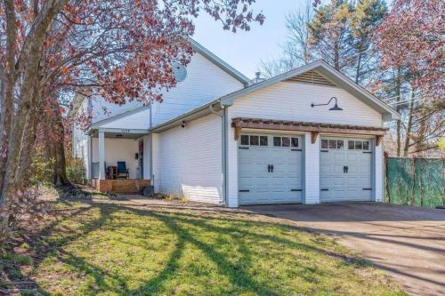 Midtown Villa | Centrally Located House in high-end neighborhood