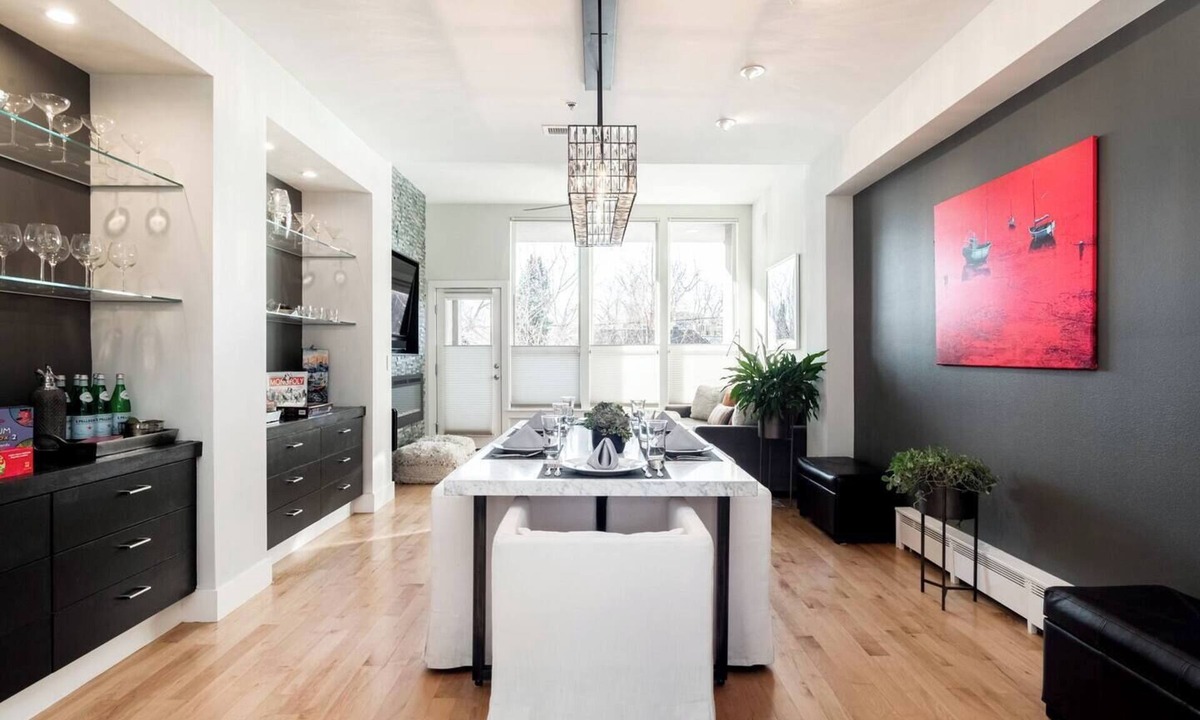 City Park West House | Centrally Located in Denver- 4Bed 4Bath