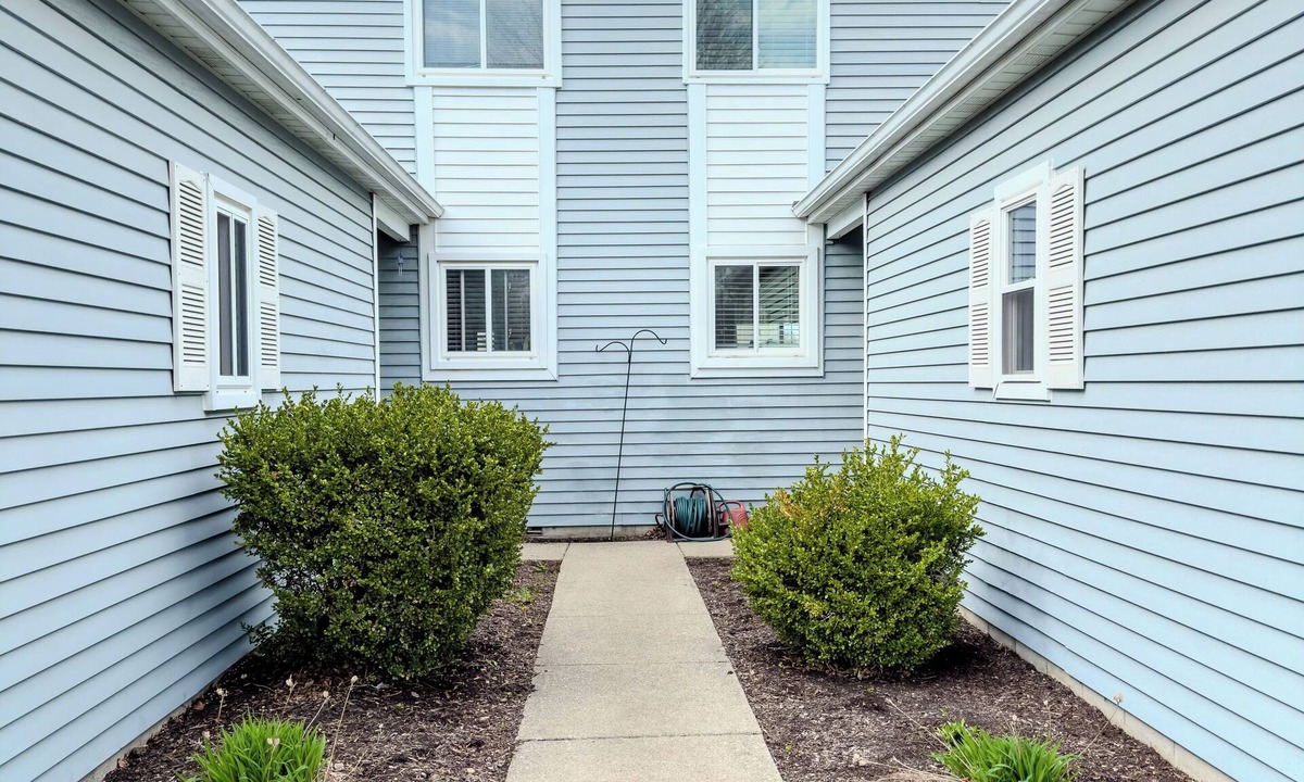Bedford Condo | Centrally Located Luxury Condo